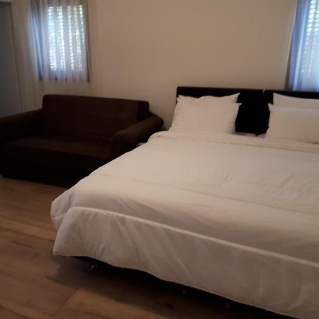 Etty'S House Otel Petach Tikva Dış mekan fotoğraf